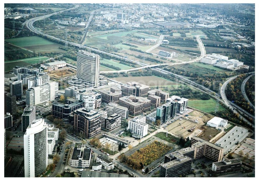 Frankfurt am Main from above - Gewerbe- und Entwicklungsgebiet der HVB-Projekt am Gewerbegebiet Eschenborn - Süd in Frankfurt Sossenheim (Hessen).