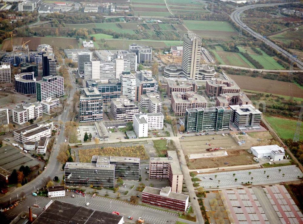 Frankfurt am Main from the bird's eye view: Gewerbe- und Entwicklungsgebiet der HVB-Projekt am Gewerbegebiet Eschenborn - Süd in Frankfurt Sossenheim (Hessen).