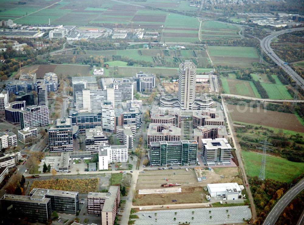 Aerial photograph Frankfurt am Main - Gewerbe- und Entwicklungsgebiet der HVB-Projekt am Gewerbegebiet Eschenborn - Süd in Frankfurt Sossenheim (Hessen).