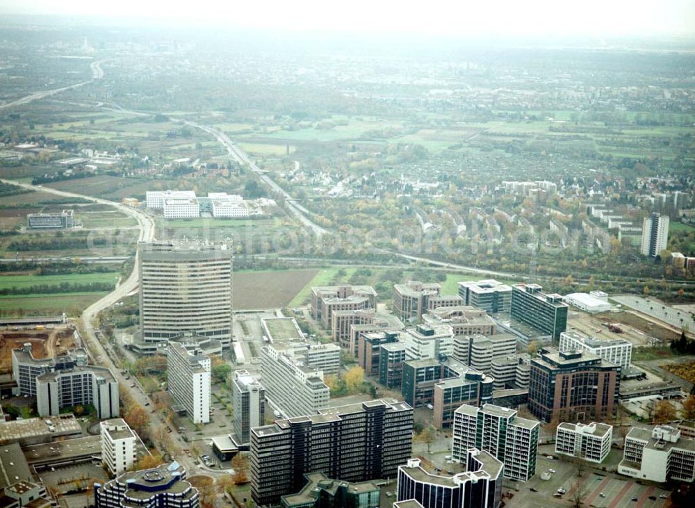 Aerial image Frankfurt am Main - Gewerbe- und Entwicklungsgebiet der HVB-Projekt am Gewerbegebiet Eschenborn - Süd in Frankfurt Sossenheim (Hessen).