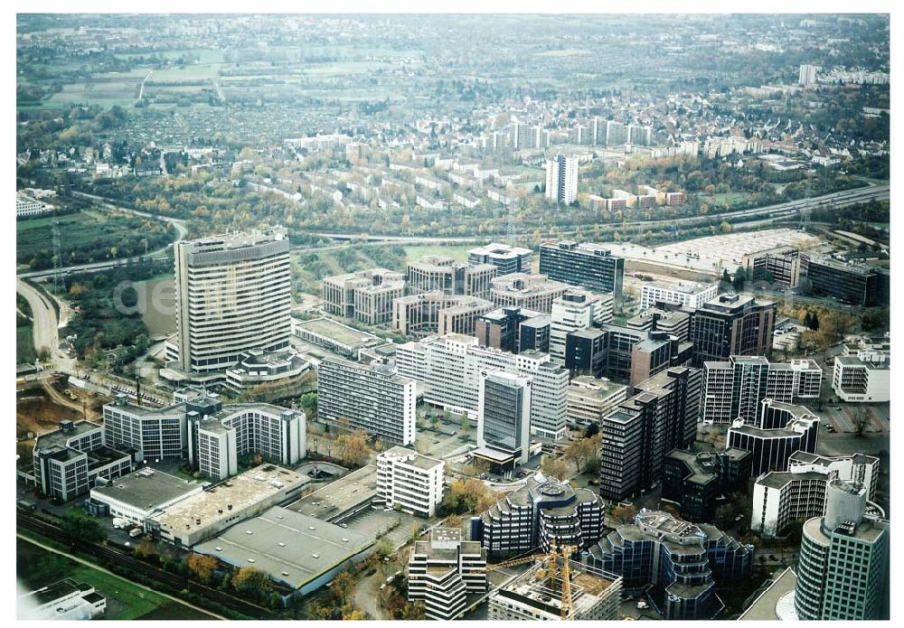 Frankfurt am Main from above - Gewerbe- und Entwicklungsgebiet der HVB-Projekt am Gewerbegebiet Eschenborn - Süd in Frankfurt Sossenheim (Hessen).