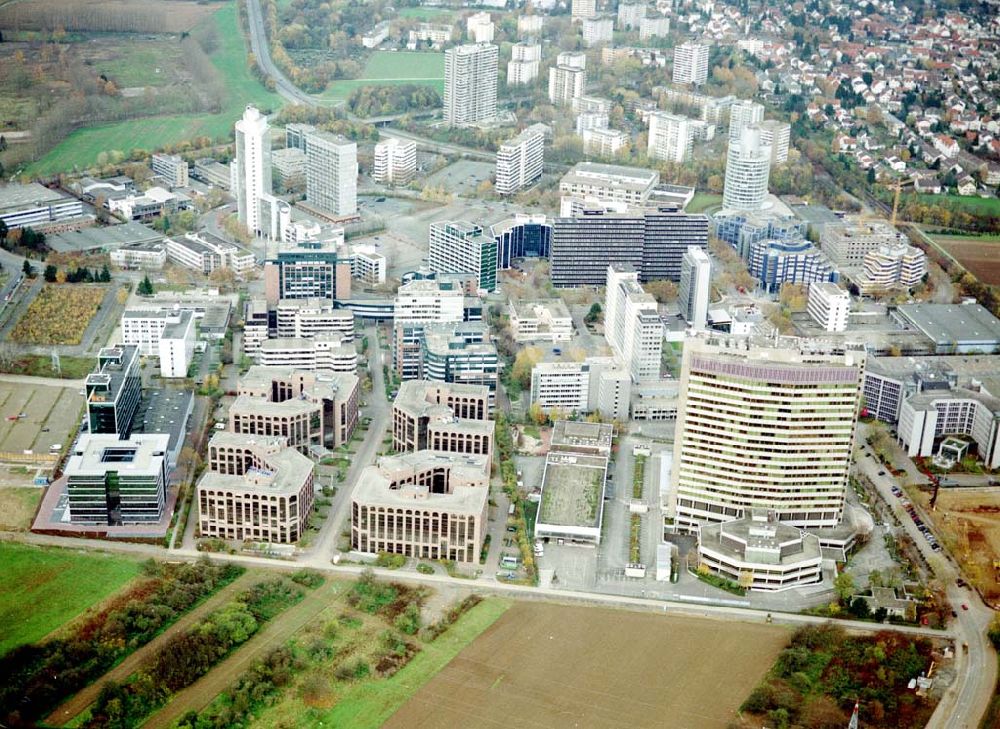 Frankfurt am Main from above - Gewerbe- und Entwicklungsgebiet der HVB-Projekt am Gewerbegebiet Eschenborn - Süd in Frankfurt Sossenheim (Hessen).