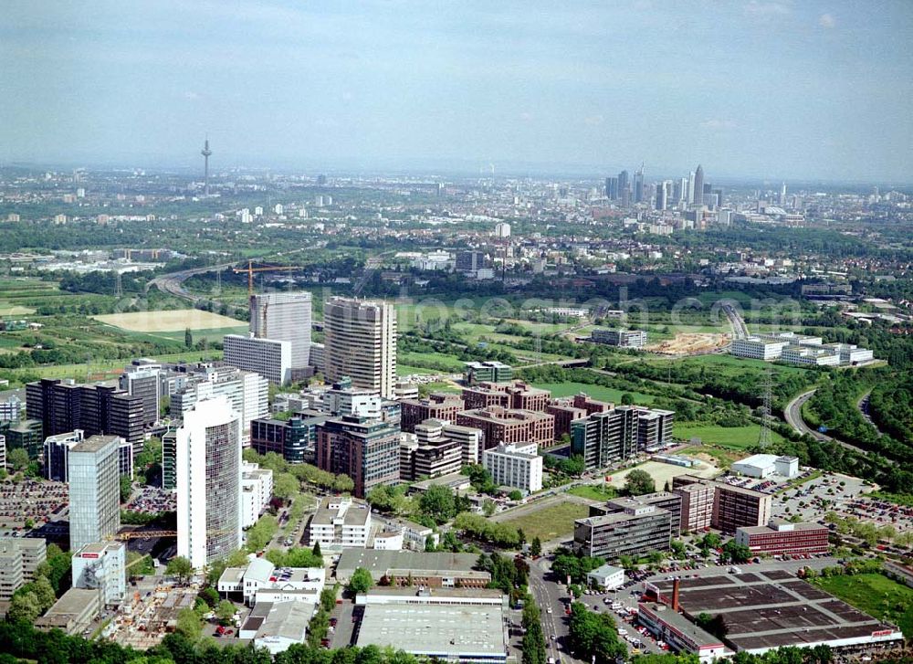 Frankfurt am Main from above - Gewerbe- und Entwicklungsgebiet der HVB-Projekt am Gewerbegebiet Eschenborn - Süd in Frankfurt Sossenheim (Hessen).