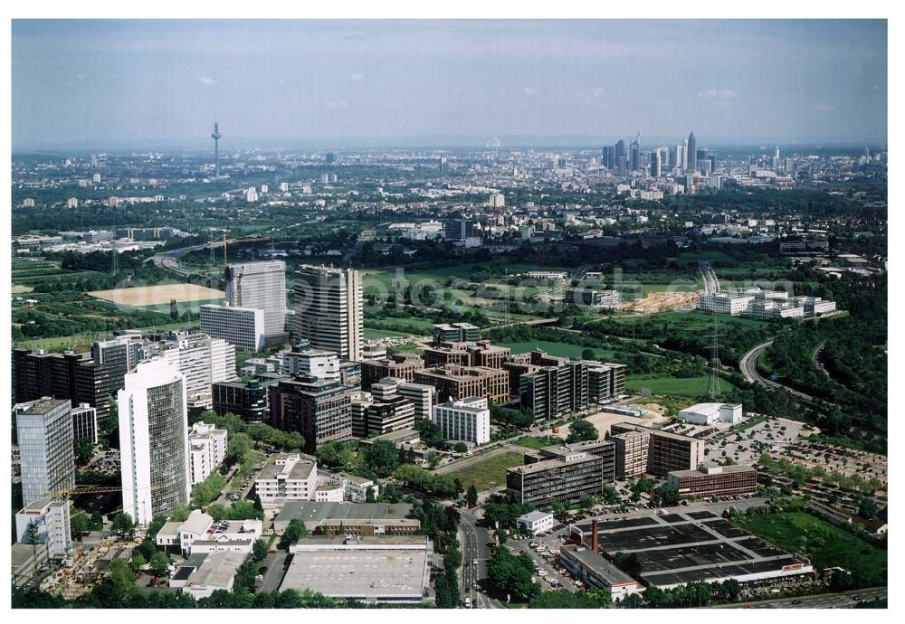 Frankfurt am Main from the bird's eye view: Gewerbe- und Entwicklungsgebiet der HVB-Projekt am Gewerbegebiet Eschenborn - Süd in Frankfurt Sossenheim (Hessen).