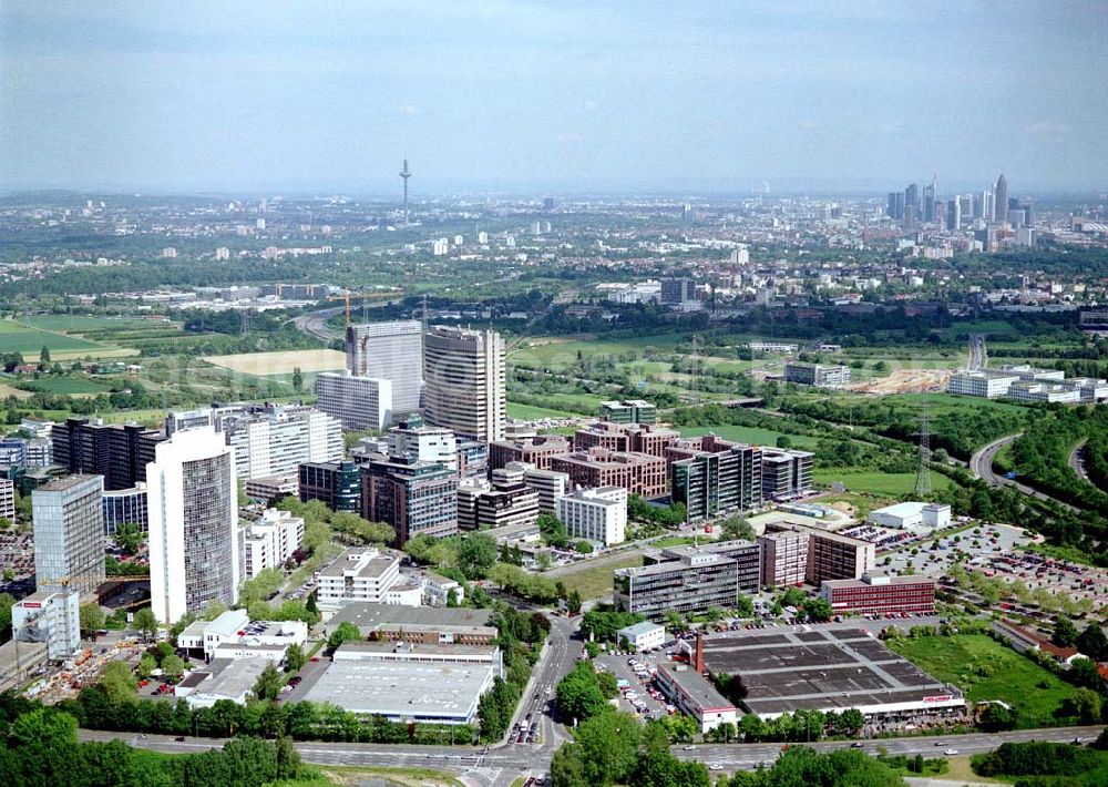 Aerial image Frankfurt am Main - Gewerbe- und Entwicklungsgebiet der HVB-Projekt am Gewerbegebiet Eschenborn - Süd in Frankfurt Sossenheim (Hessen).