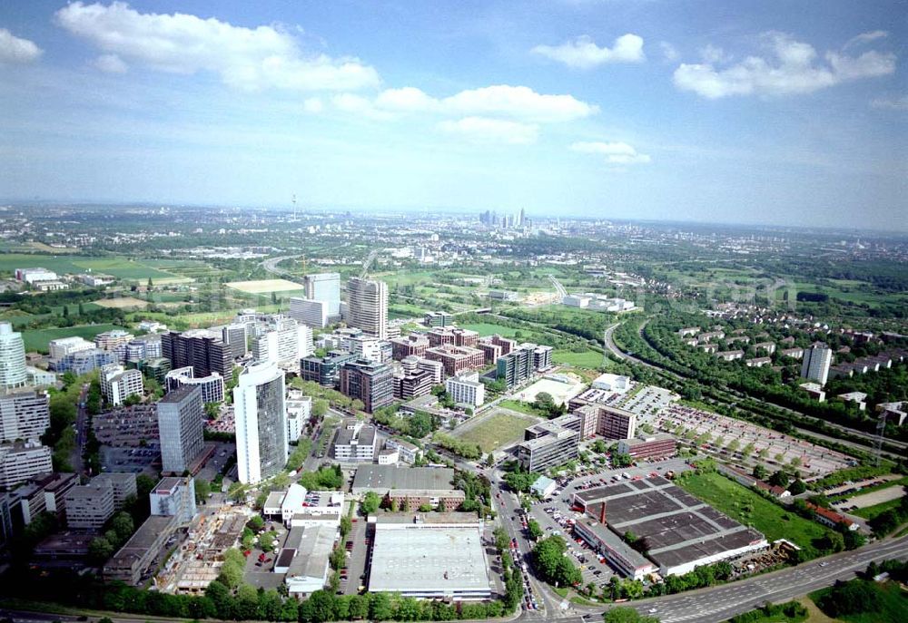 Frankfurt am Main from the bird's eye view: Gewerbe- und Entwicklungsgebiet der HVB-Projekt am Gewerbegebiet Eschenborn - Süd in Frankfurt Sossenheim (Hessen).