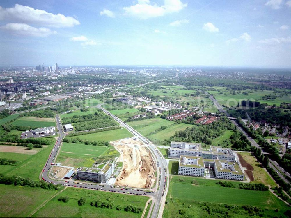 Aerial image Frankfurt am Main - Gewerbe- und Entwicklungsgebiet der HVB-Projekt am Gewerbegebiet Eschenborn - Süd in Frankfurt Sossenheim (Hessen).