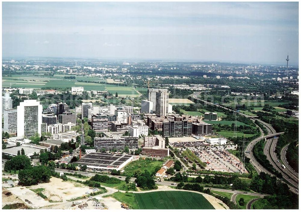 Frankfurt am Main from above - Gewerbe- und Entwicklungsgebiet der HVB-Projekt am Gewerbegebiet Eschenborn - Süd in Frankfurt Sossenheim (Hessen). 16.Mai 2002