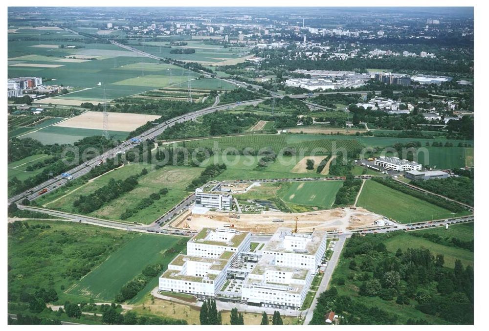 Aerial image Frankfurt am Main - Gewerbe- und Entwicklungsgebiet der HVB-Projekt am Gewerbegebiet Eschenborn - Süd in Frankfurt Sossenheim (Hessen). 16.Mai 2002