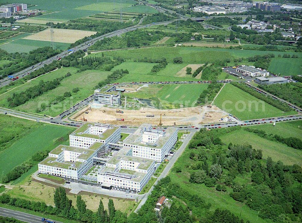 Aerial photograph Frankfurt am Main - Gewerbe- und Entwicklungsgebiet der HVB-Projekt am Gewerbegebiet Eschenborn - Süd in Frankfurt Sossenheim (Hessen). 16.Mai 2002