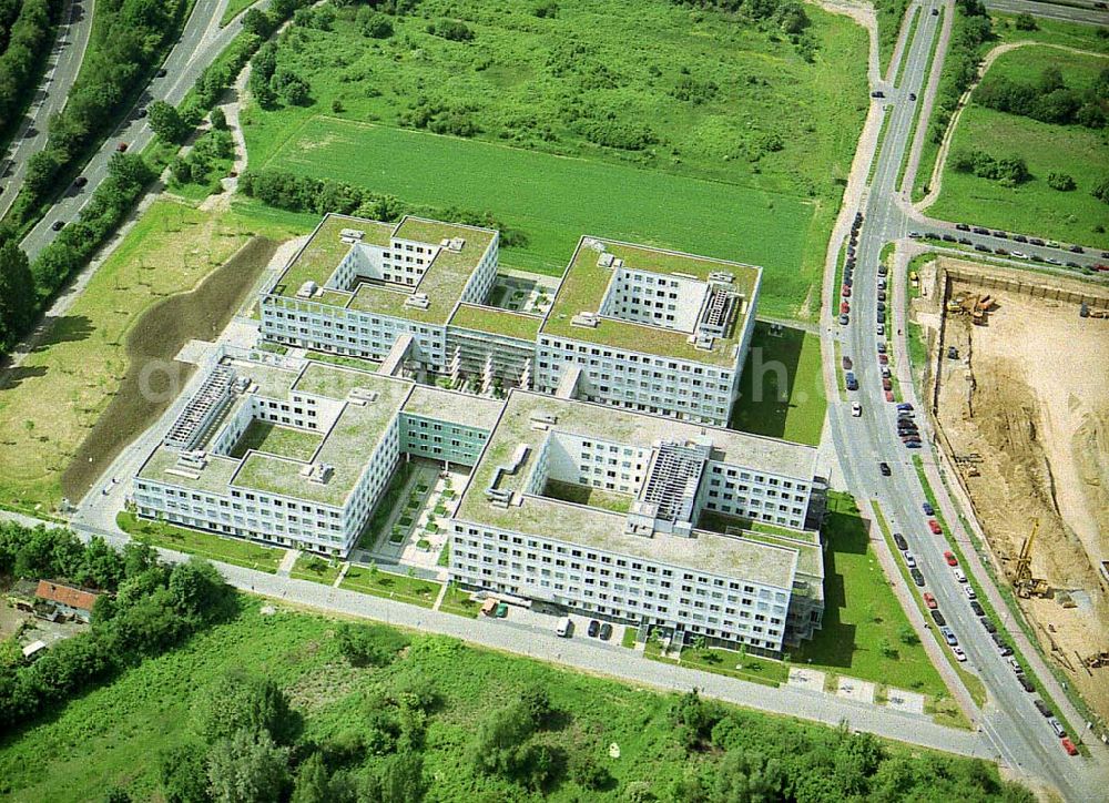 Frankfurt am Main from above - Gewerbe- und Entwicklungsgebiet der HVB-Projekt am Gewerbegebiet Eschenborn - Süd in Frankfurt Sossenheim (Hessen). 16.Mai 2002