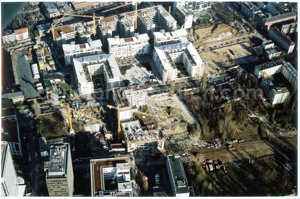 Aerial image Frankfurt am Main - Gewerbe- und Entwicklungsgebiet der HVB-Projekt an der Theodor-Heuss-Allee in Frankfurt/Main. (Hessen).