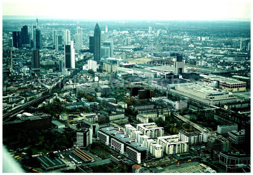 Aerial image Frankfurt am Main - Gewerbe- und Entwicklungsgebiet der HVB-Projekt an der Theodor-Heuss-Allee in Frankfurt/Main. (Hessen).