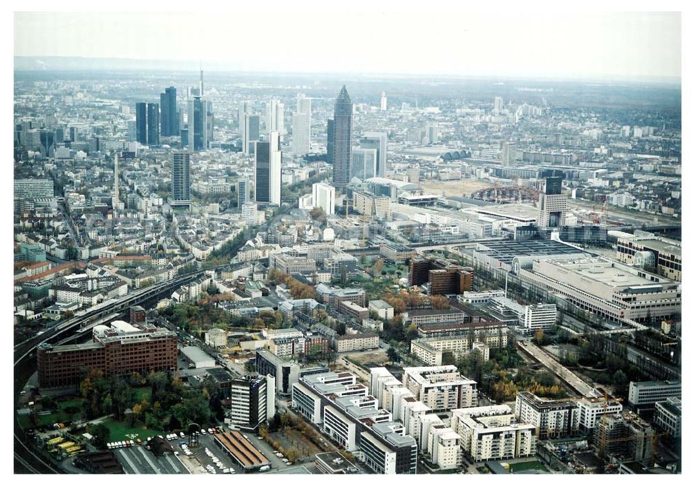 Aerial photograph Frankfurt am Main - Gewerbe- und Entwicklungsgebiet der HVB-Projekt an der Theodor-Heuss-Allee in Frankfurt/Main. (Hessen).