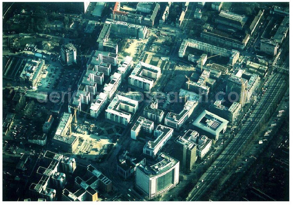 Aerial photograph Frankfurt / M. - Gewerbe- und Entwicklungsgebiet der HVB-Projekt an der Theodor-Heuss-Allee in Frankfurt/Main. (Hessen)..10.12.02