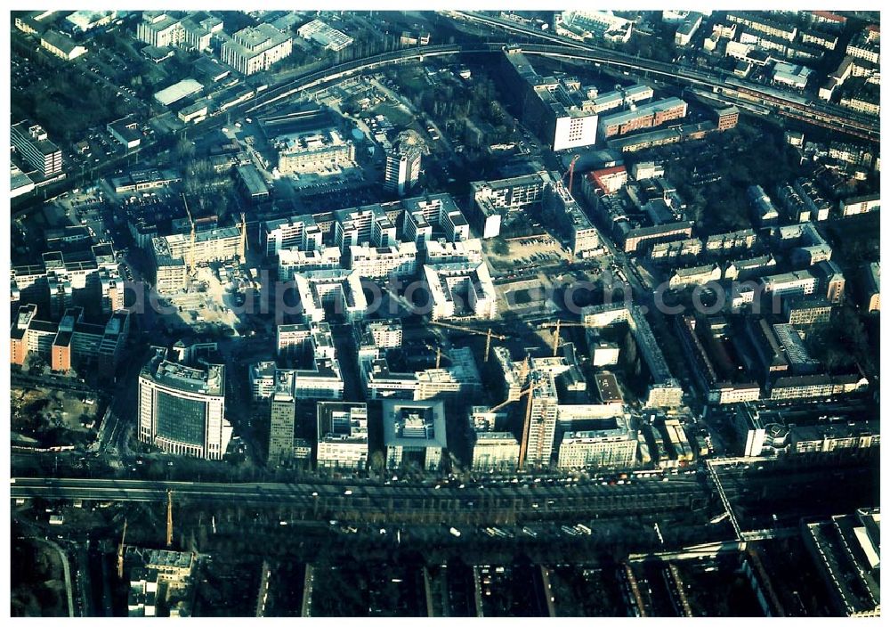 Aerial photograph Frankfurt / M. - Gewerbe- und Entwicklungsgebiet der HVB-Projekt an der Theodor-Heuss-Allee in Frankfurt/Main. (Hessen)..10.12.02