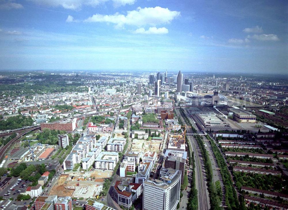 Frankfurt am Main from above - Gewerbe- und Entwicklungsgebiet der HVB-Projekt an der Theodor-Heuss-Allee in Frankfurt/Main. (Hessen). 16.Mai 2002