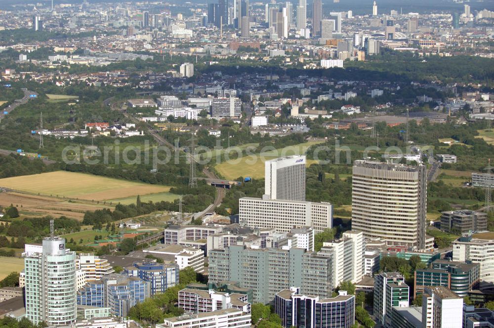 Aerial image Eschborn - Blick über das Gewerbe und Entwicklungsgebiet Sossenheim der HVB-Projekt am Gewerbegebiet Eschborn - Süd nach Frankfurt am Main.