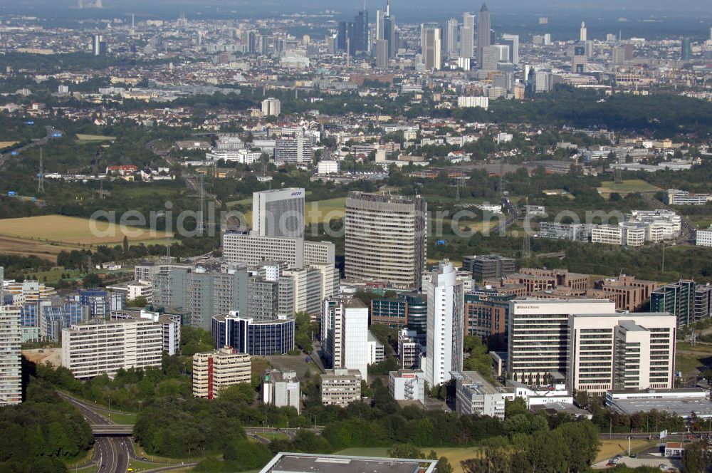 Aerial image Eschborn - Blick über das Gewerbe und Entwicklungsgebiet Sossenheim der HVB-Projekt am Gewerbegebiet Eschborn - Süd nach Frankfurt am Main.