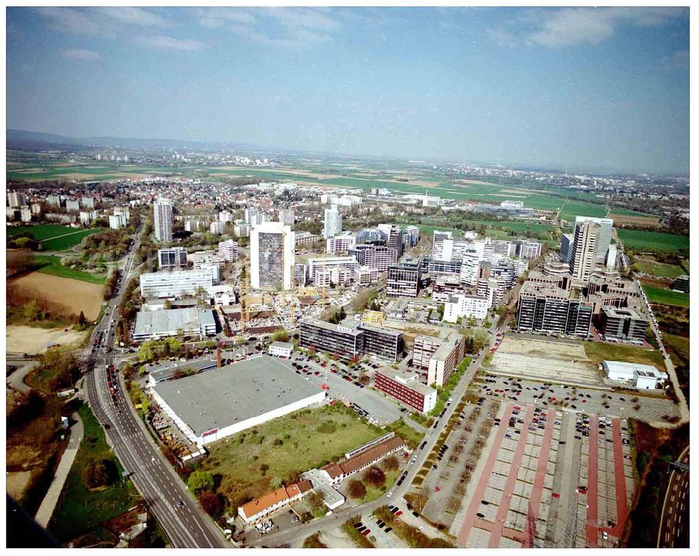 Aerial image FRANKFURT AM MAIN - Gewerbe- und Entwicklungsgebiet Sossenheim der HVB-Projekt am Gewerbegebiet Eschenborn-Süd in Frankfurt/Main (Hessen).