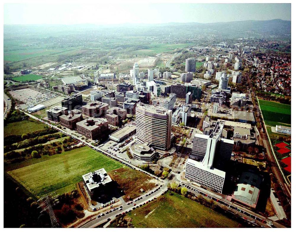 FRANKFURT AM MAIN from above - Gewerbe- und Entwicklungsgebiet Sossenheim der HVB-Projekt am Gewerbegebiet Eschenborn-Süd in Frankfurt/Main (Hessen).