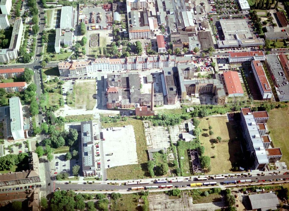 Aerial image Berlin - Lichtenberg - Gewerbe- und Industriegebiet der HVB-Projekt GmbH an der Bornitzstraße in Berlin - Lichtenberg.