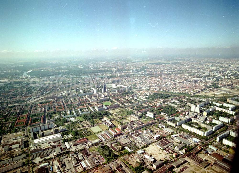 Aerial image Berlin - Lichtenberg - Gewerbe- und Industriegebiet der HVB-Projekt GmbH an der Bornitzstraße in Berlin - Lichtenberg.