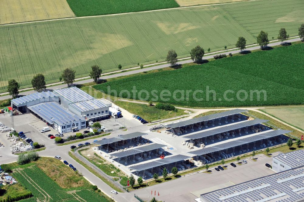 Leipheim from the bird's eye view: Gewerbeimmobilien im Gewerbe- und Industriegebiet Spinnmähder in Leipheim / Bayern. Commercial propertys in the business park / industrial estate Spinnmaehder in Leipheim / Bavaria.