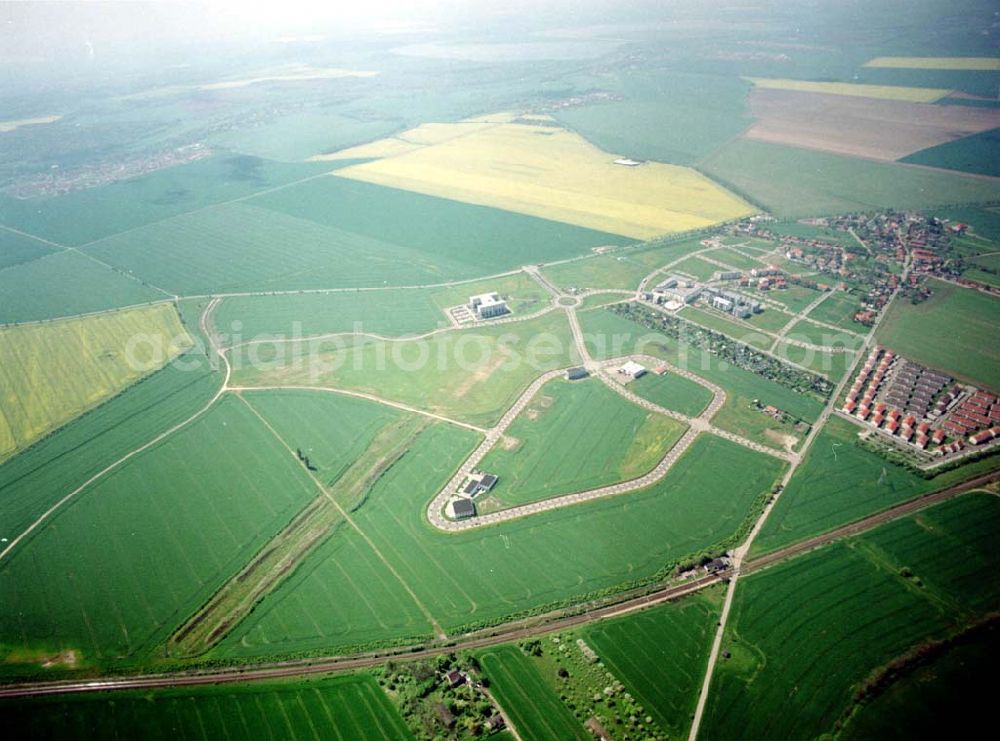 Aerial photograph Großkugel / Sachsen - Anhalt - Gewerbe- und Wohngebiet der HVB Projekt in Großkugel am Schkeuditzer Kreuz.