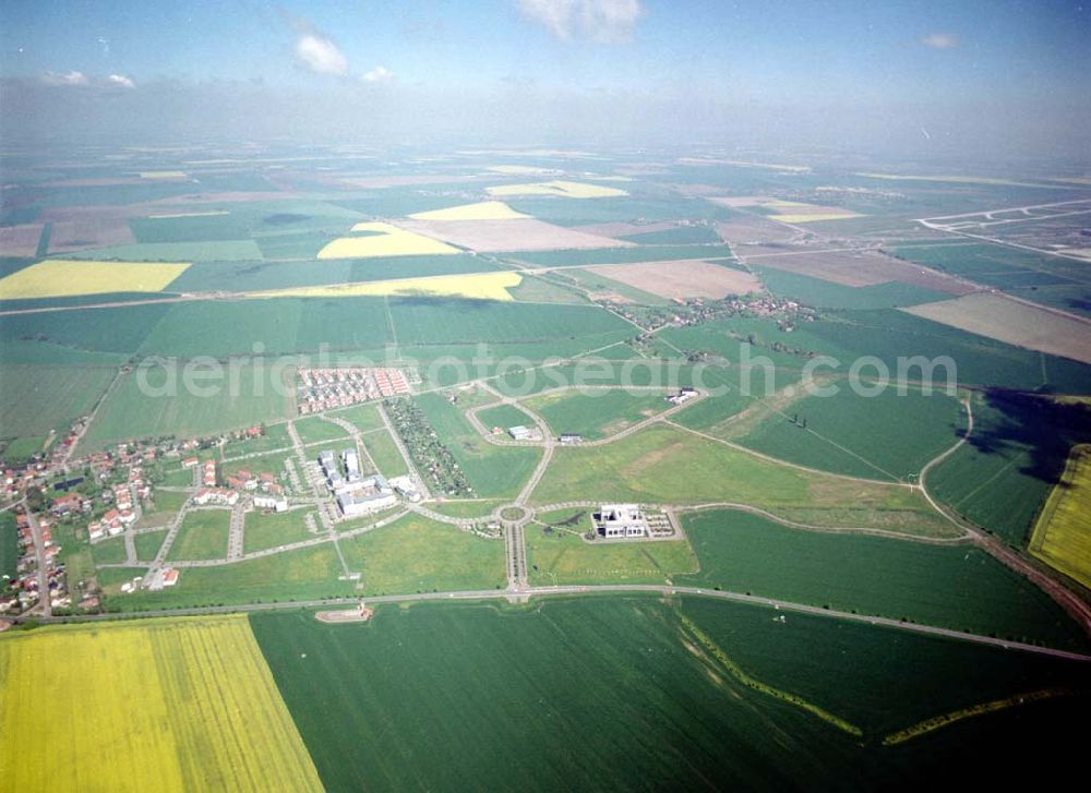 Großkugel / Sachsen - Anhalt from the bird's eye view: Gewerbe- und Wohngebiet der HVB Projekt in Großkugel am Schkeuditzer Kreuz.