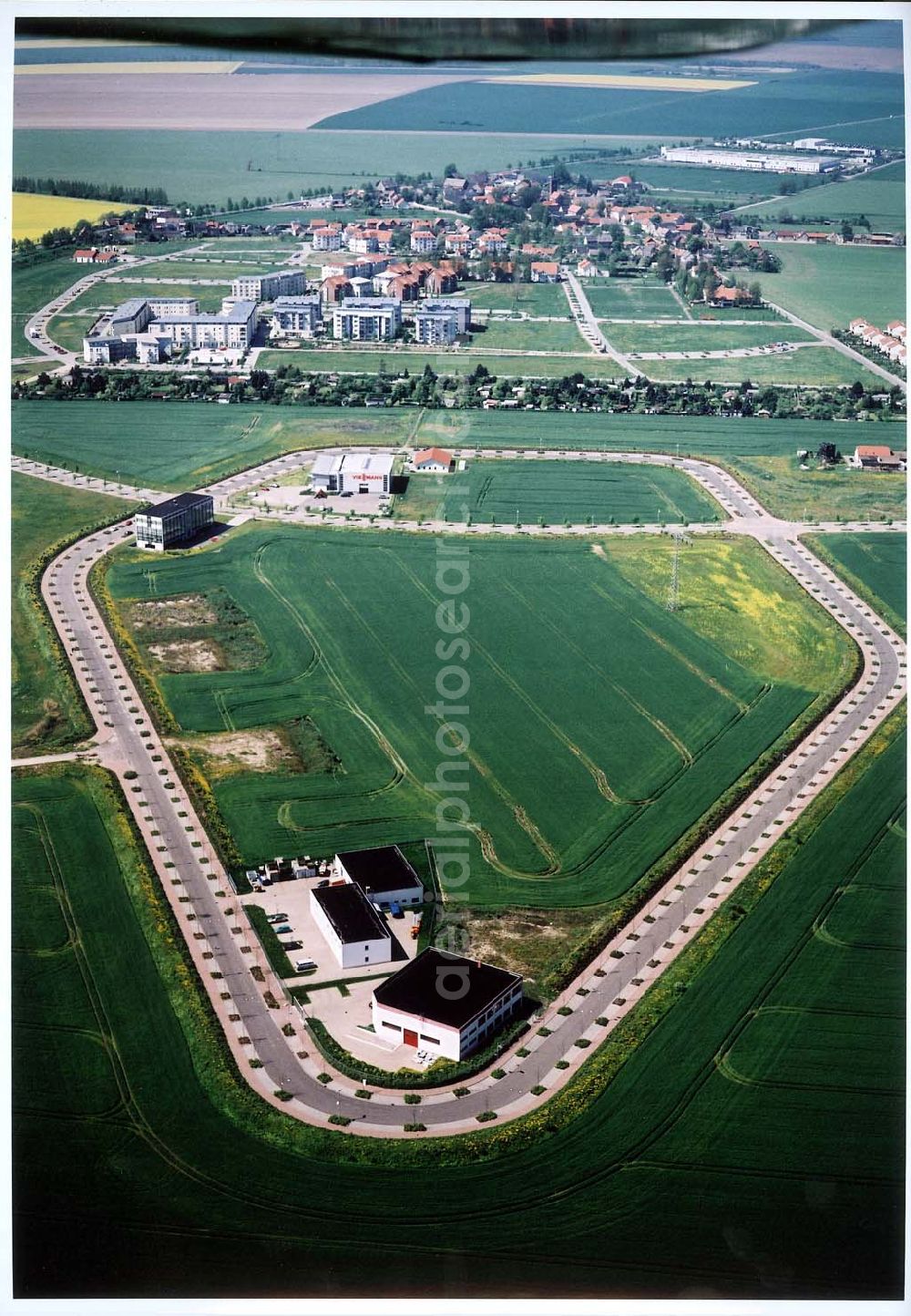 Großkugel / Sachsen - Anhalt from the bird's eye view: Gewerbe- und Wohngebiet der HVB Projekt in Großkugel am Schkeuditzer Kreuz.