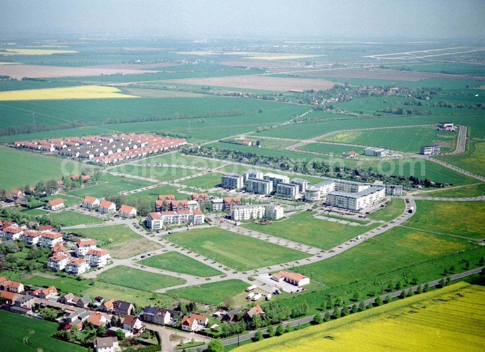 Großkugel / Sachsen - Anhalt from the bird's eye view: Gewerbe- und Wohngebiet der HVB Projekt in Großkugel am Schkeuditzer Kreuz.