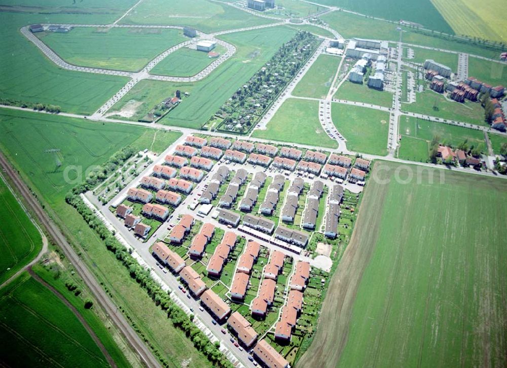 Großkugel / Sachsen - Anhalt from the bird's eye view: Gewerbe- und Wohngebiet der HVB Projekt in Großkugel am Schkeuditzer Kreuz.