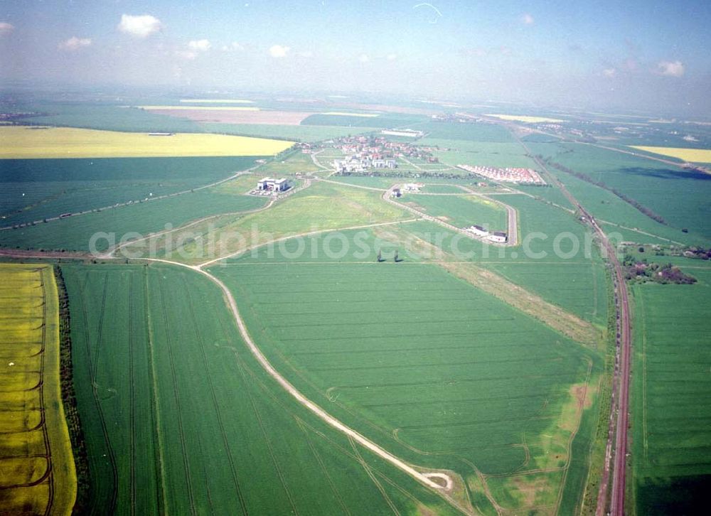 Aerial photograph Großkugel / Sachsen - Anhalt - Gewerbe- und Wohngebiet der HVB Projekt in Großkugel am Schkeuditzer Kreuz.