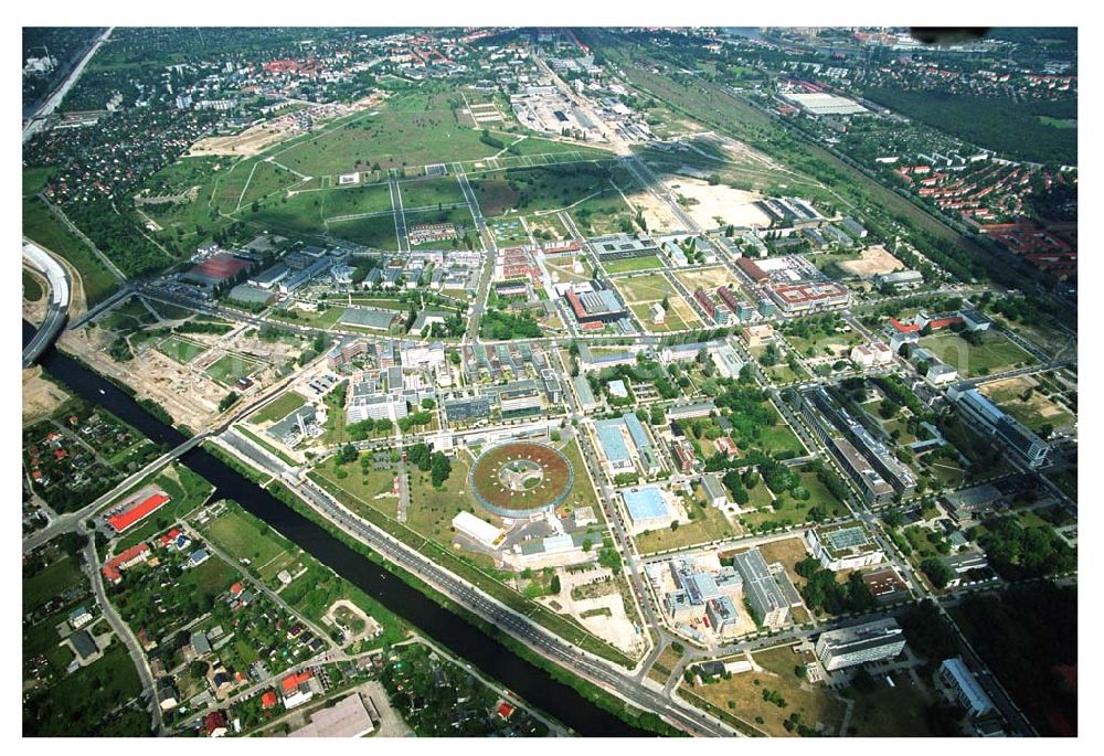 Aerial image Berlin-Adlershof - Blick auf das Gewerbegebiet Adlershof in Berlin-Adlershof zwischen Ernst-Ruska-Ufer / Teltokanal und Adlergestell. Gelände der Studio Berlin GmbH (Tochtergesellschaft der Studio Hamburg)