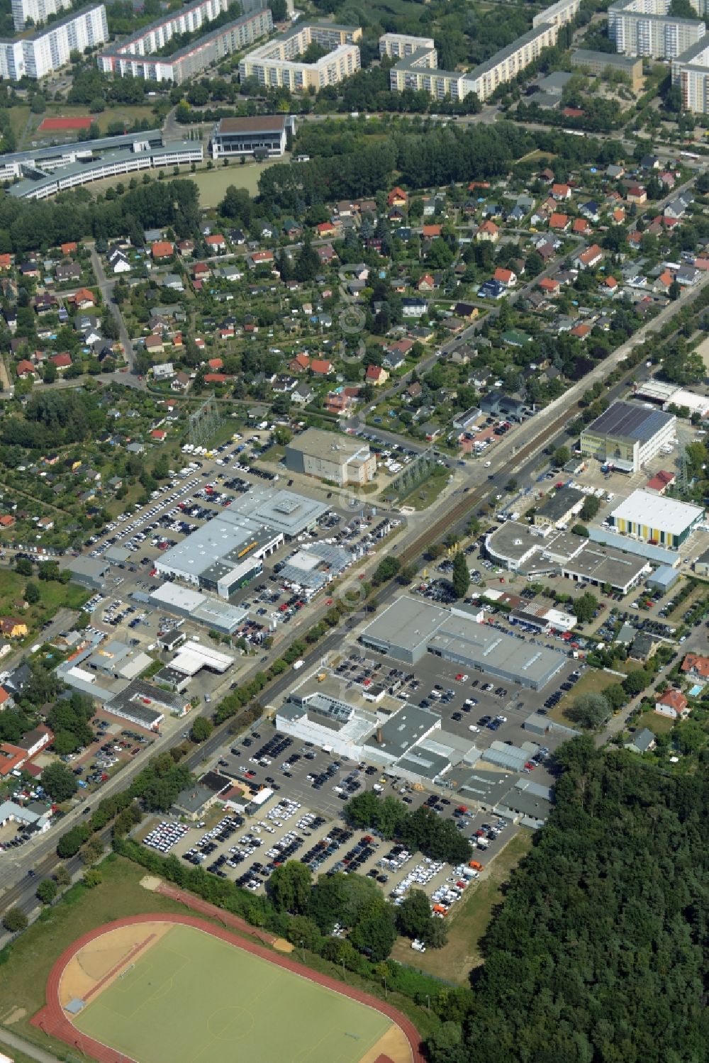 Aerial image Weißensee, Berlin - View at the industrial area Hansastrasse in the district Weissensee in Berlin. Here are among others several car dealers, workshops and an inspection workshop of the DEKRA located