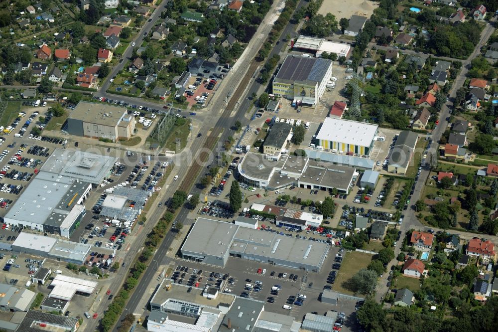 Weißensee, Berlin from above - View at the industrial area Hansastrasse in the district Weissensee in Berlin. Here are among others several car dealers, workshops and an inspection workshop of the DEKRA located