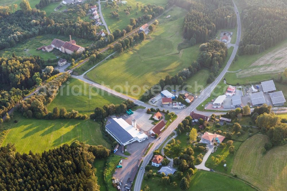 Aerial photograph Mühlingen - Industrial estate and company settlement Bahnhofstrasse with Folienbaer Werbetechnik andHolzbau Muehlingen GmbH in Muehlingen in the state Baden-Wurttemberg, Germany