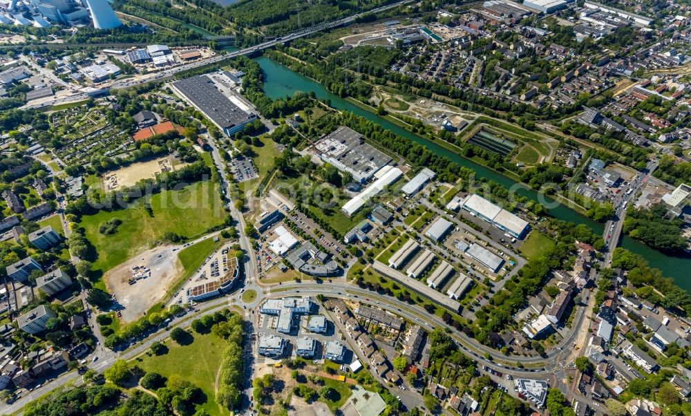 Aerial photograph Herne - Commercial area and company settlement in the area Forellstrasse - Westring - Rhine-Herne Canal in Herne in the state North Rhine-Westphalia, Germany