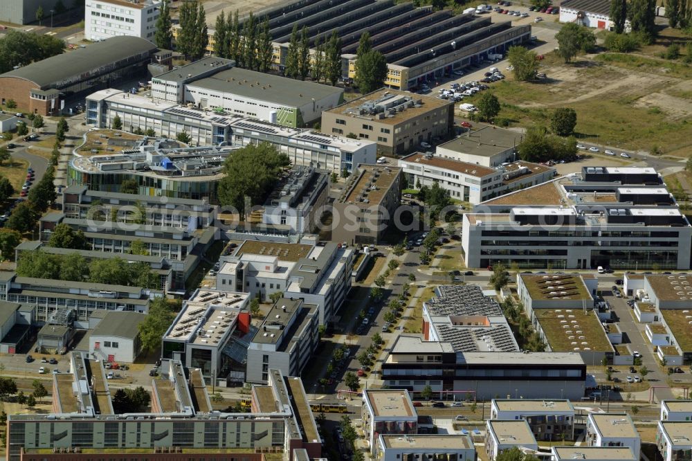 Aerial photograph Berlin - Industrial estate and company settlement at the crossroads Friedrich-Woehler-Strasse and Schwarzschildstrasse in Berlin in Germany