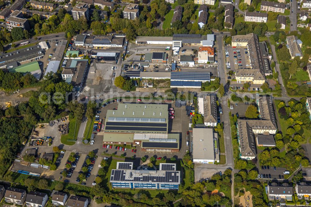 Aerial photograph Menden (Sauerland) - Industrial estate and company settlement with overlooking the Stadtwerke Menden Am Papenbusch in Menden (Sauerland) in the state North Rhine-Westphalia, Germany