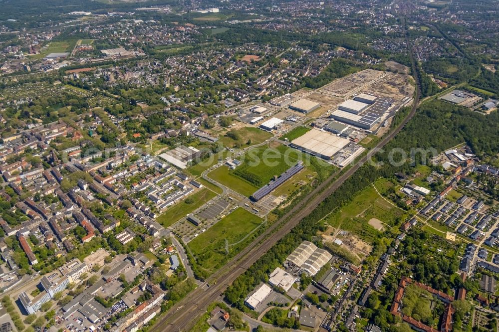 Gelsenkirchen from above - Industrial estate and company settlement Bruesseler Strasse in the district Bulmke-Huellen in Gelsenkirchen at Ruhrgebiet in the state North Rhine-Westphalia