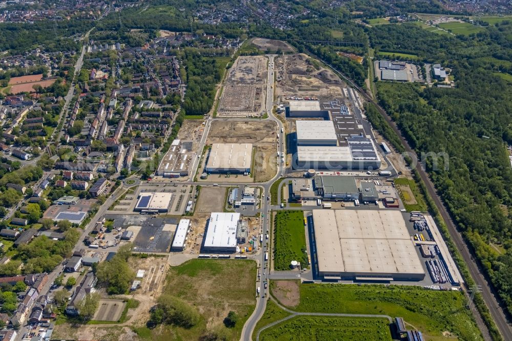 Gelsenkirchen from above - Industrial estate and company settlement Bruesseler Strasse in the district Bulmke-Huellen in Gelsenkirchen at Ruhrgebiet in the state North Rhine-Westphalia