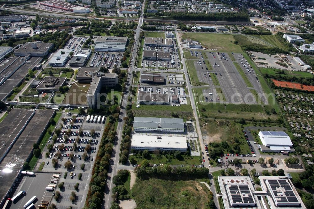 Mainz from the bird's eye view: Commercial area and service center with the car mile in the Upper Town in Mainz in Rhineland-Palatinate