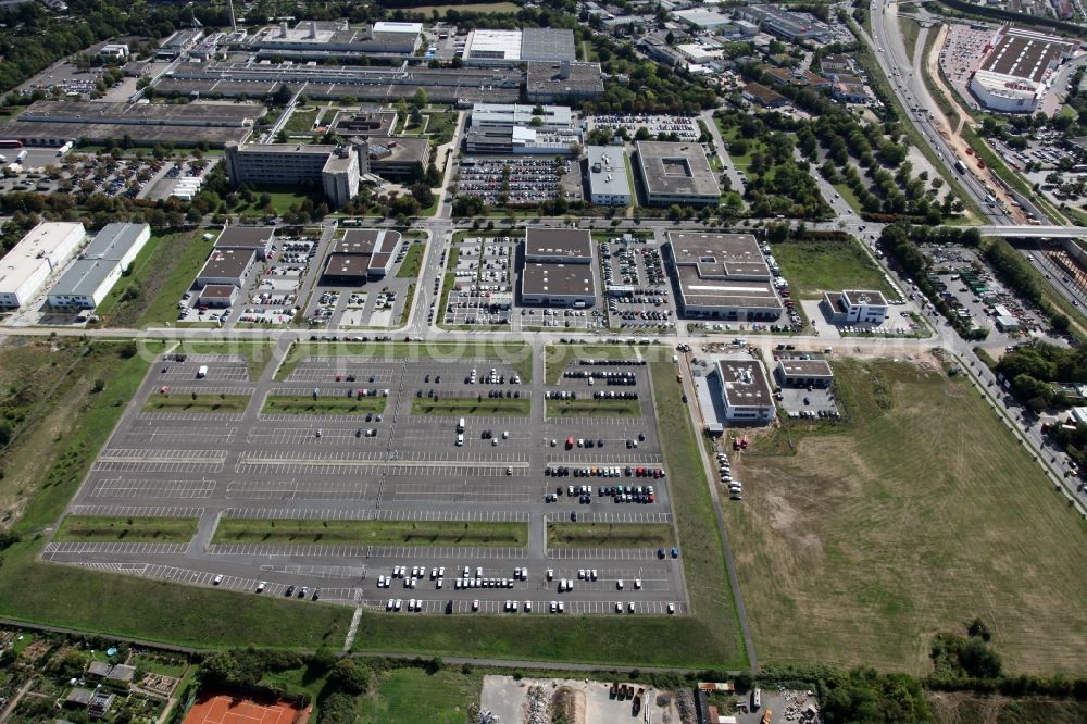 Aerial image Mainz - Commercial area and service center with the car mile in the Upper Town in Mainz in Rhineland-Palatinate