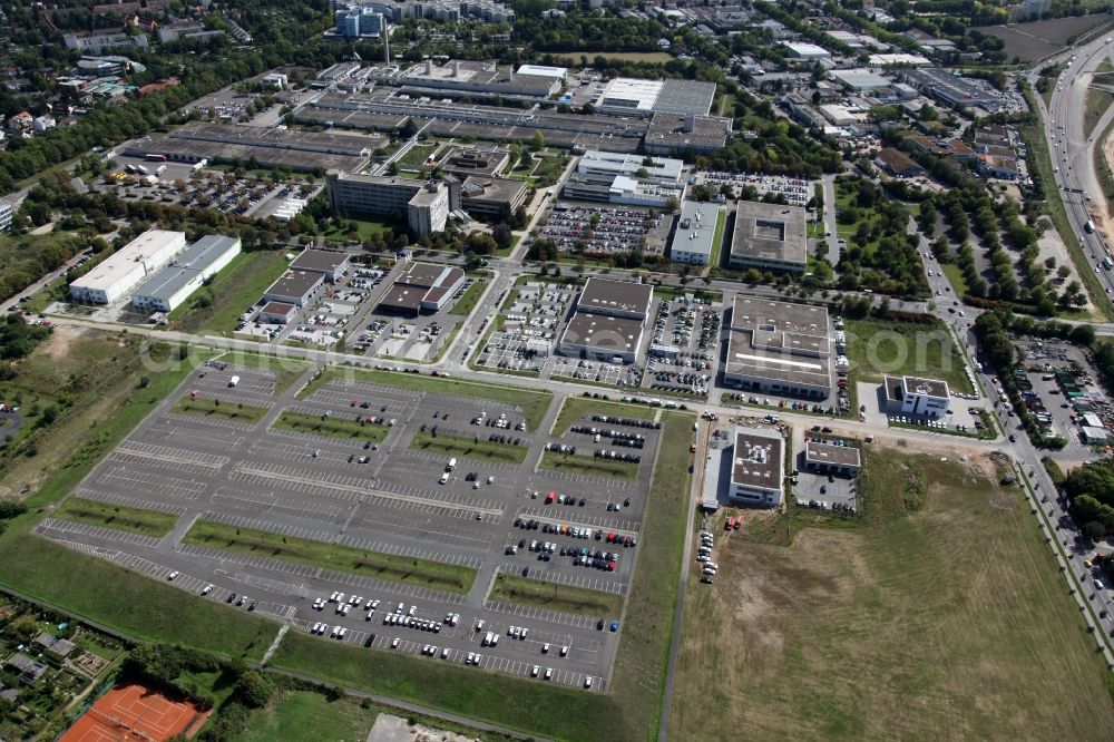 Aerial photograph Mainz - Commercial area and service center with the car mile in the Upper Town in Mainz in Rhineland-Palatinate