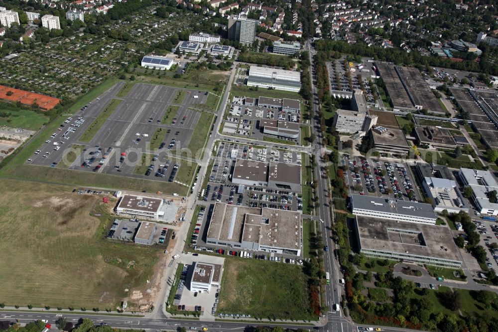 Aerial image Mainz - Commercial area and service center with the car mile in the Upper Town in Mainz in Rhineland-Palatinate