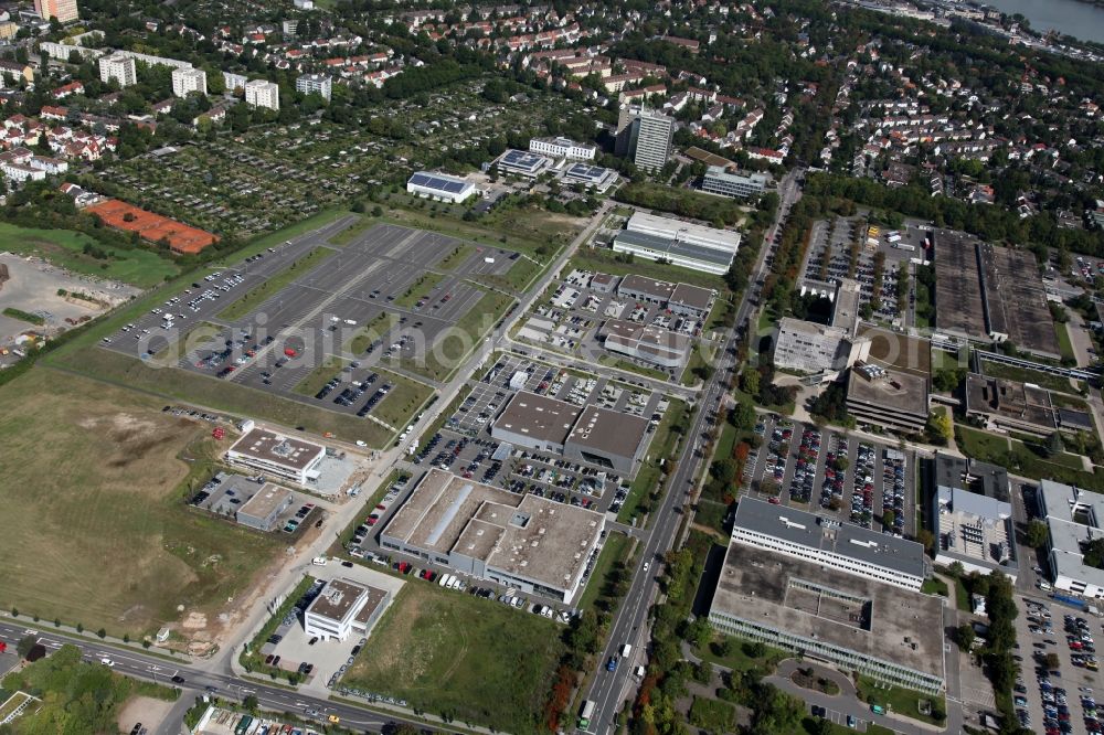 Aerial photograph Mainz - Commercial area and service center with the car mile in the Upper Town in Mainz in Rhineland-Palatinate