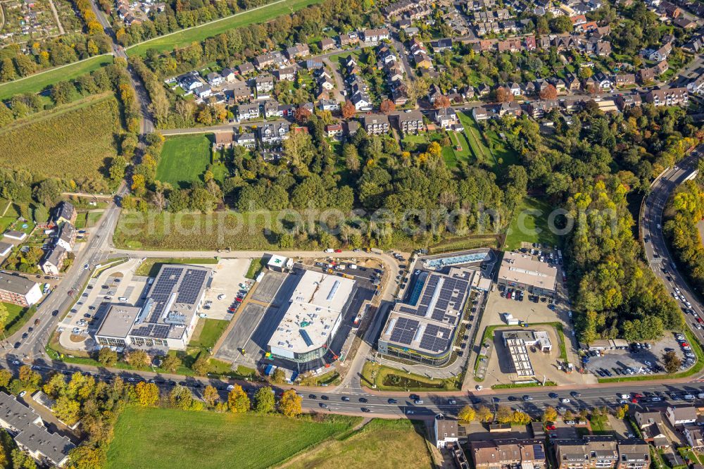 Dinslaken from the bird's eye view: Industrial estate and company settlement on street Baerenstrasse in Dinslaken at Ruhrgebiet in the state North Rhine-Westphalia, Germany