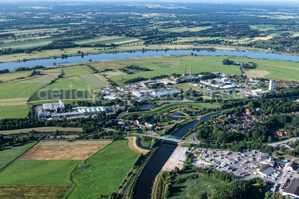 Lauenburg/Elbe from the bird's eye view: Industrial estate and company settlement on the Elbe river in Lauenburg/Elbe in the state Schleswig-Holstein, Germany